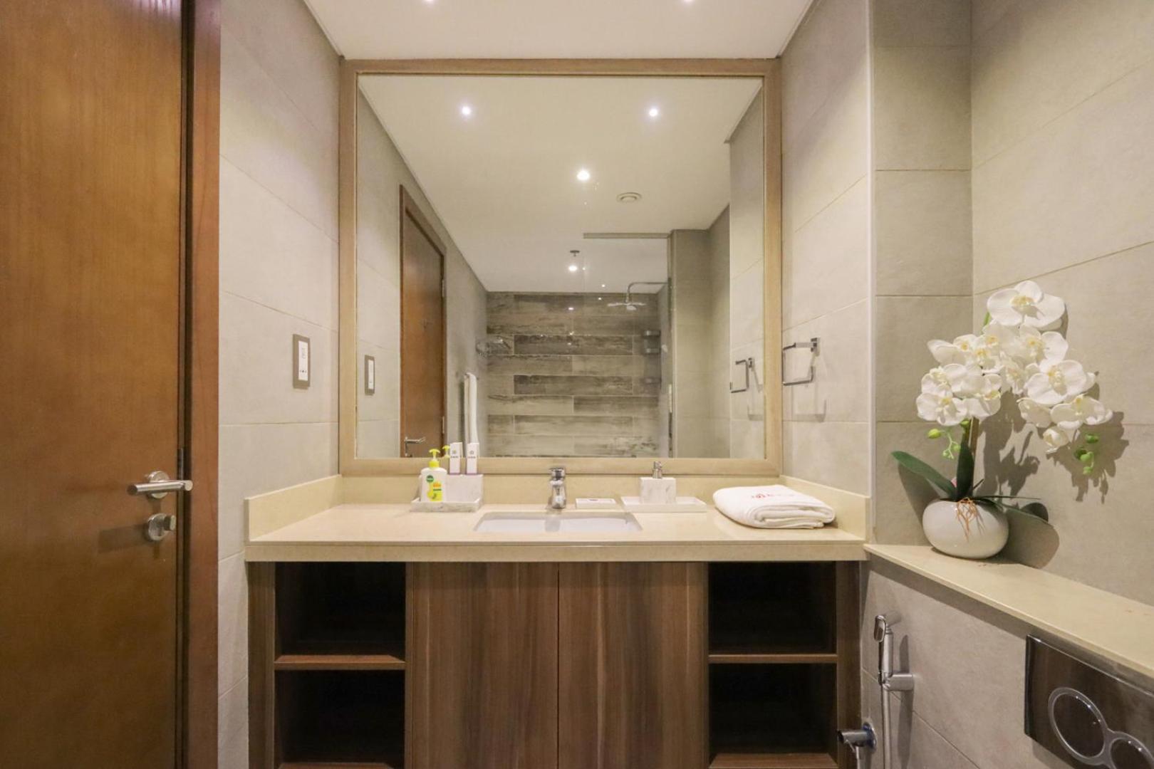 Livbnb-premium 1b With Burjalarab Views In Mina Apartment Dubai